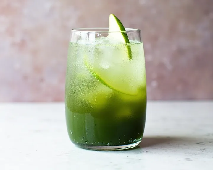 Cocktail Matcha Spritz